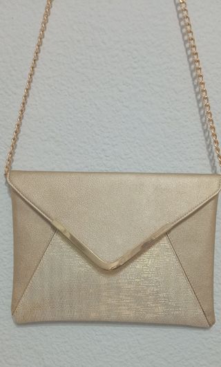 Bolso de fiesta dorado 