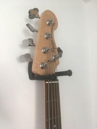 Squier Precision Bass 5 cuerdas y extras