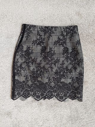 Falda encaje y pata de gallo zara
