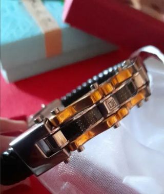 PULSERA MACIZA DE HOMBRE 

Rebajado 35€