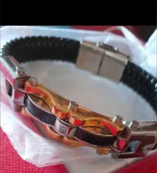 PULSERA MACIZA DE HOMBRE 

Rebajado 35€
