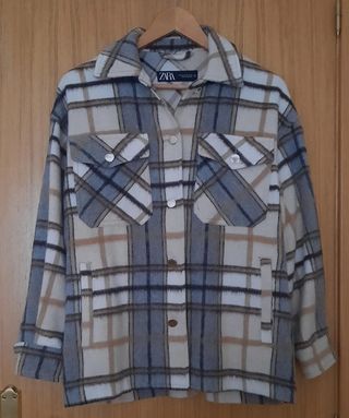Sobrecamisa de cuadros de Zara
