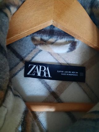 Sobrecamisa de cuadros de Zara