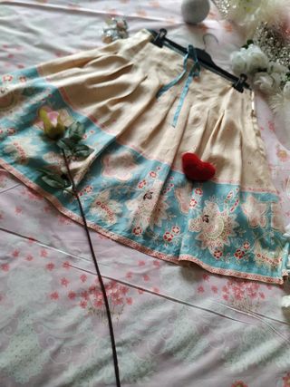 Falda de seda de Massimo Dutti. Talla 40