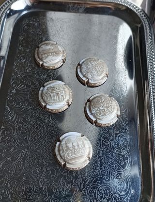 Chapas cava Jaume Serra sepia firmadas