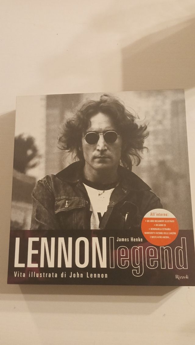 "Lennon Legend" - Libro + CD