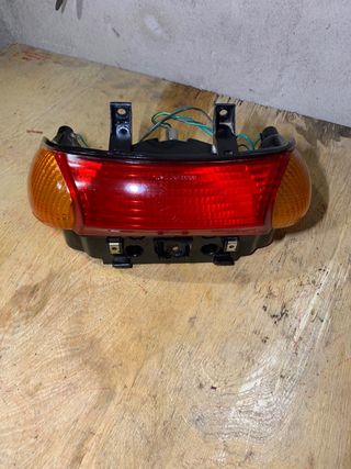 Tulipa trasera kymco dink