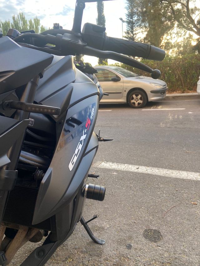 Anticaidas Suzuki Gsx-S750 2017-2023