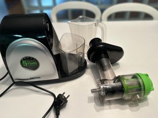 Licuadora prensado en frío Petra.