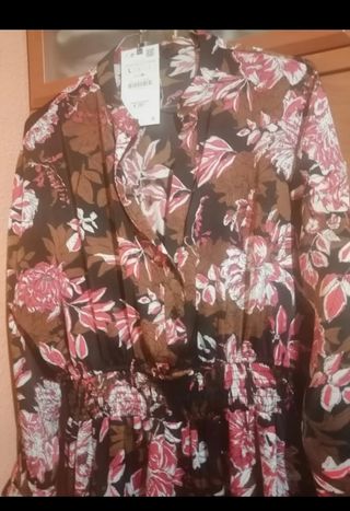 oferta vestido Zara con etiqueta
