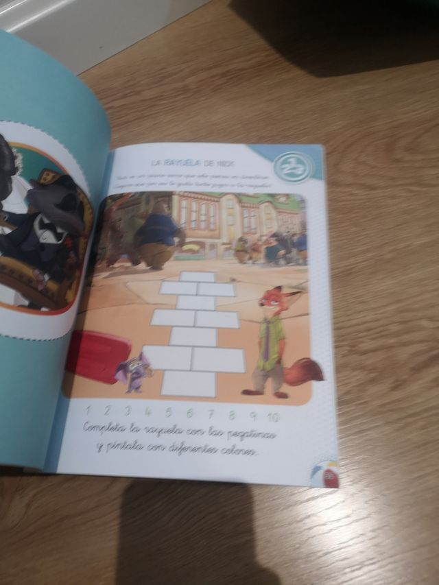 Vacaciones con Disney 5 años. 60 páginas. 