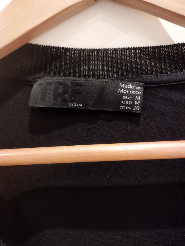 Camiseta negra Zara TRF. Talla: M