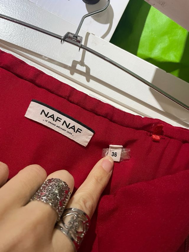 mono rojo elastico escote corazon