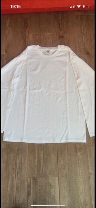 Camiseta blanca de manga larga