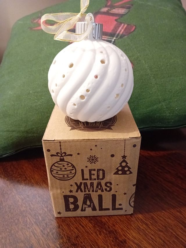 Pallina di natale in porcellana