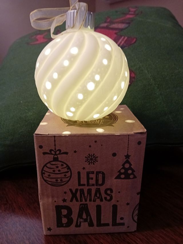 Pallina di natale in porcellana