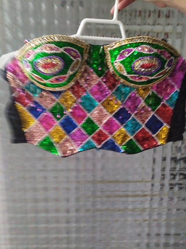 Corpiño fiesta, hecho a mano.