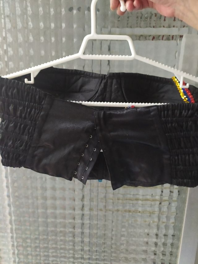 Corpiño fiesta, hecho a mano.