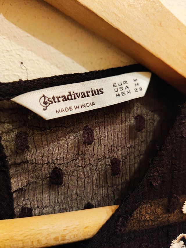 Camiseta encaje y transparencia stradivarius