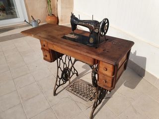 Maquina de coser SINGER