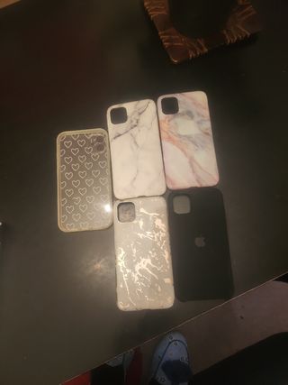 5 carcasas iPhone 11