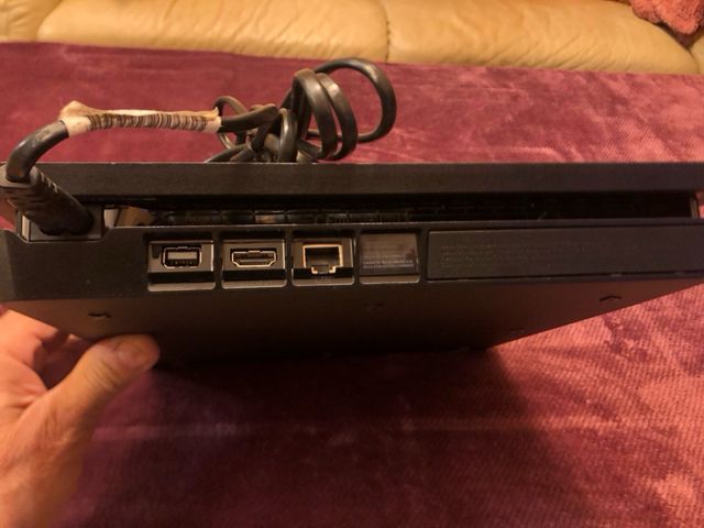 PS4 1TB + Red Dead Redemption 2