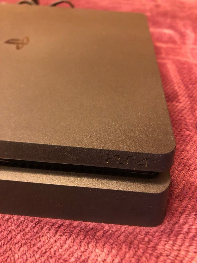 PS4 1TB + Red Dead Redemption 2