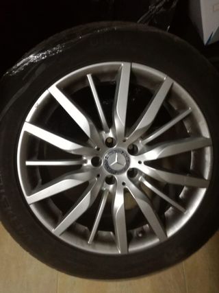 4 Llantas + 4 cubiertas Mercedes-Benz 