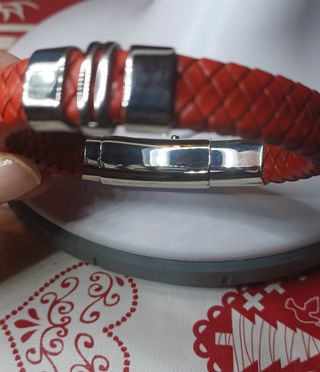 Pulseras cuero hombre.