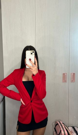 Chaqueta fiesta roja Stradivarius