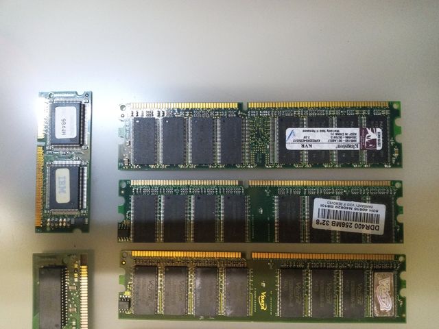 Lote de memorias de ordenador vintage