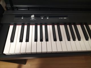 Piano  KORG LP-180
