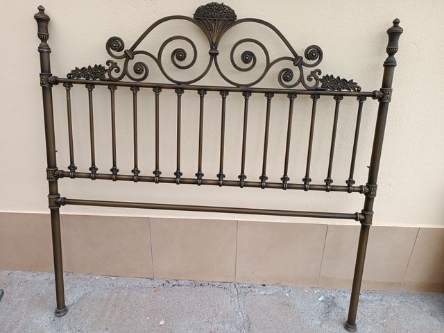 Cabecero de hierro y bronce