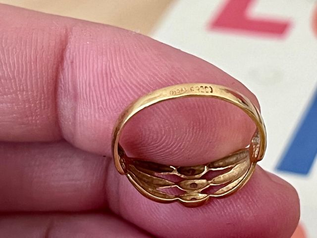 Anillo de oro 18k y circonitas