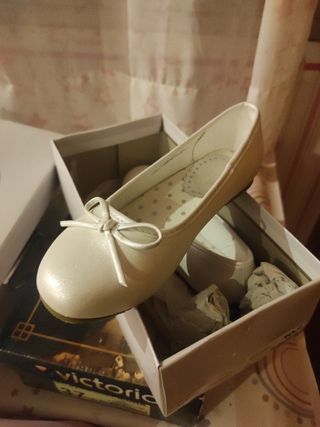 Manoletinas blancas niña