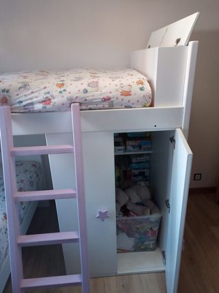 Litera en L con armario y baúl