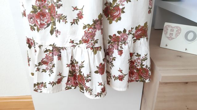 Vestido flores, fruncidos y volantes