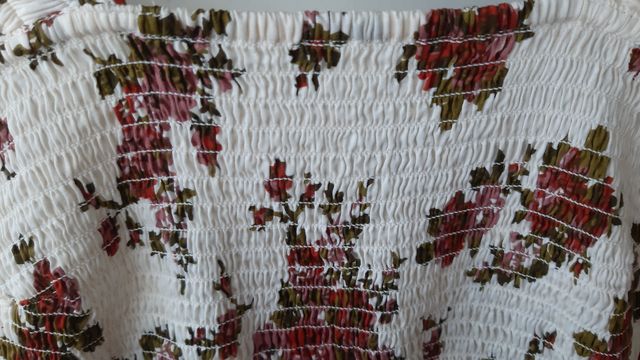 Vestido flores, fruncidos y volantes