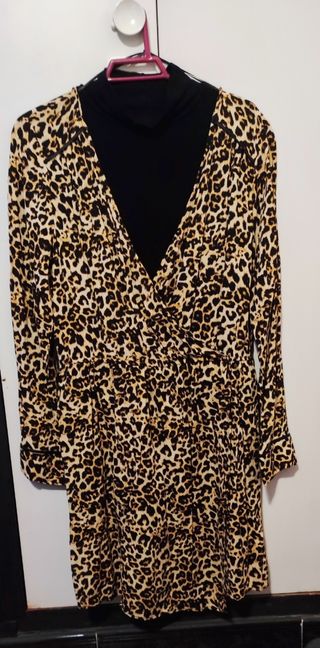Vestido corto manga larga