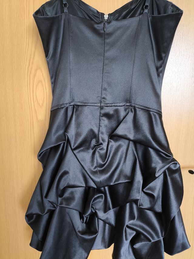 Vestido negro de fiesta