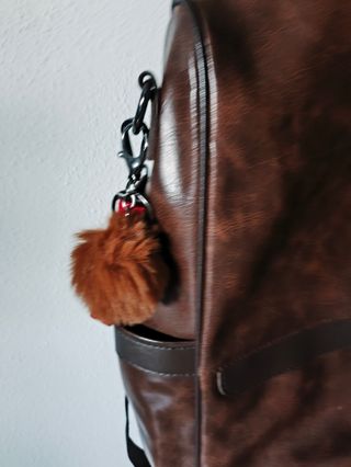 Mochila marrón antirrobo 