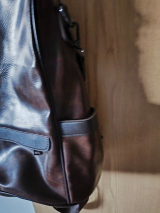 Mochila marrón antirrobo 