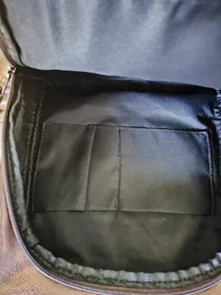 Mochila marrón antirrobo