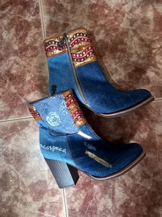Botines Desigual t.36