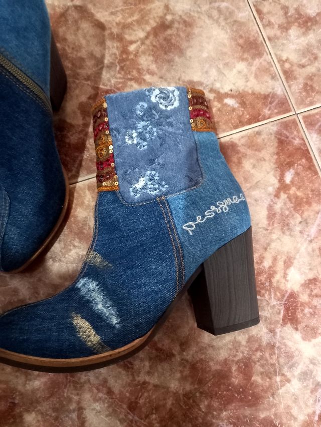 Botines Desigual t.36