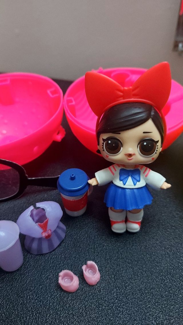 Lol surprise bola.