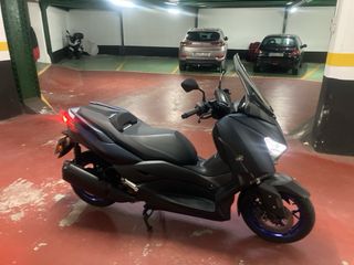 YAMAHA XMAX 300