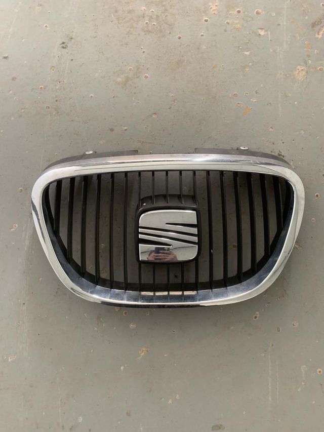 Parrilla Seat Leon