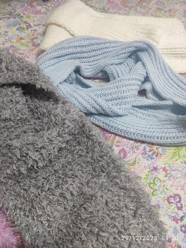 Lote de tres bufandas de lana