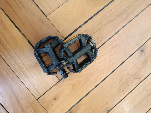 Pedales de plataforma 